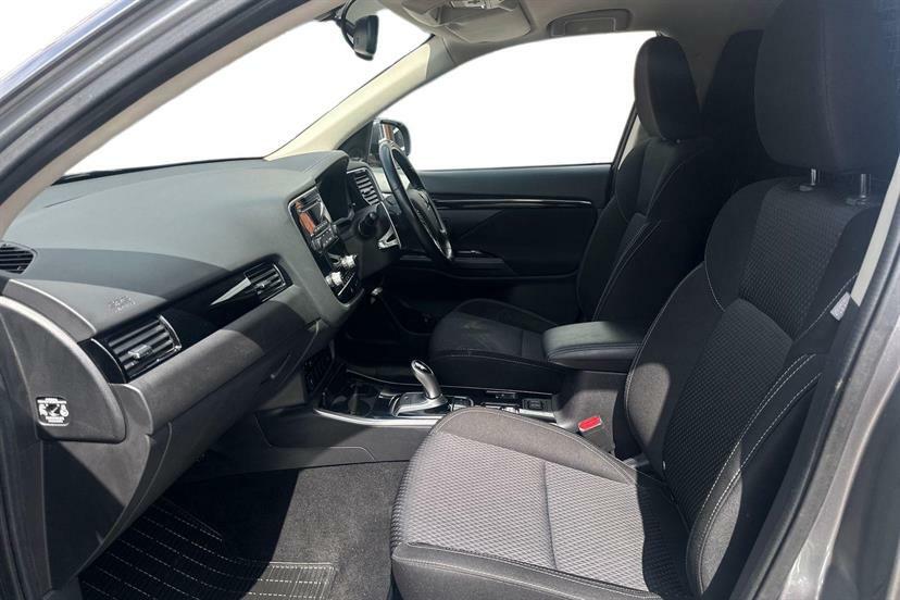 Mitsubishi Outlander 2.4 Phev Reflex Commercial Grey #2