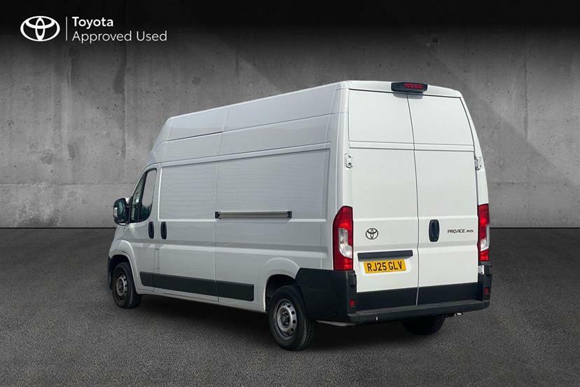 Toyota PROACE 2.2D 140 Icon H3 Van White #4