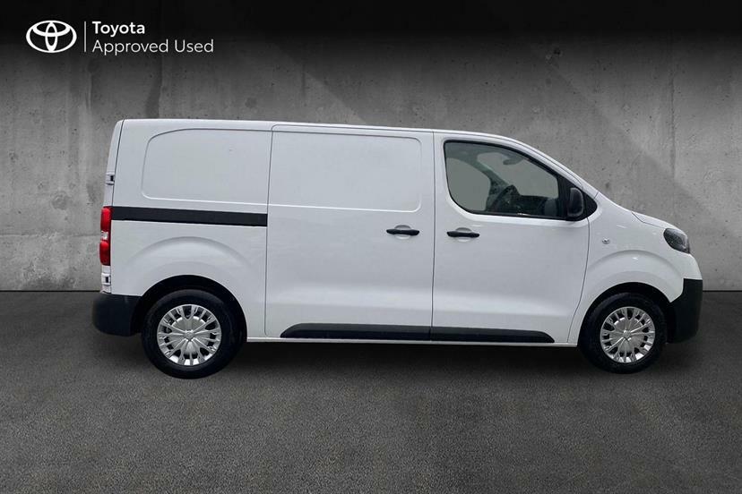 Toyota PROACE 2.0D 145 Icon Van Black #16
