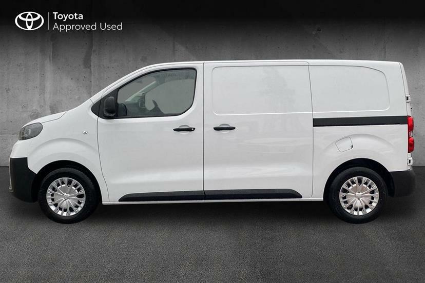 Toyota PROACE 2.0D 145 Icon Van Black #17
