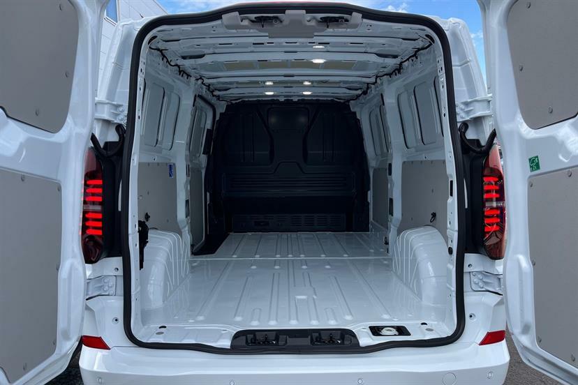 Volkswagen Transporter T30 Panel Van Commerce Plus Swb 150 Ps 2.0 Tdi 6Sp White #23