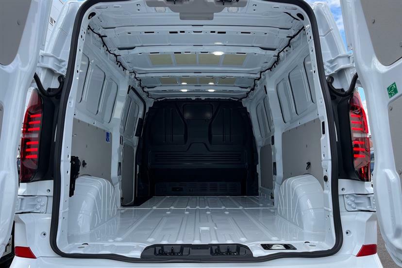 Volkswagen Transporter T30 Panel Van Commerce Plus Swb 150 Ps 2.0 Tdi 6Sp White #24