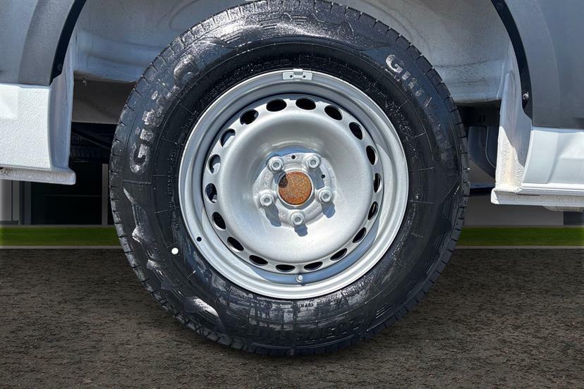 Volkswagen Crafter 2.0 Tdi 140Ps Commerce Plus High Roof Van White #4