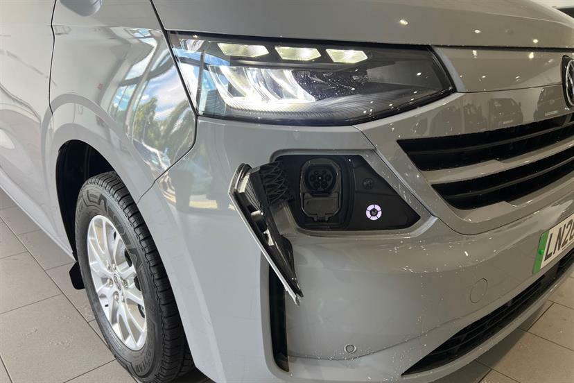 Volkswagen E-Transporter 160Kw 65Kwh 218Ps Commerce Pro Van Grey #8
