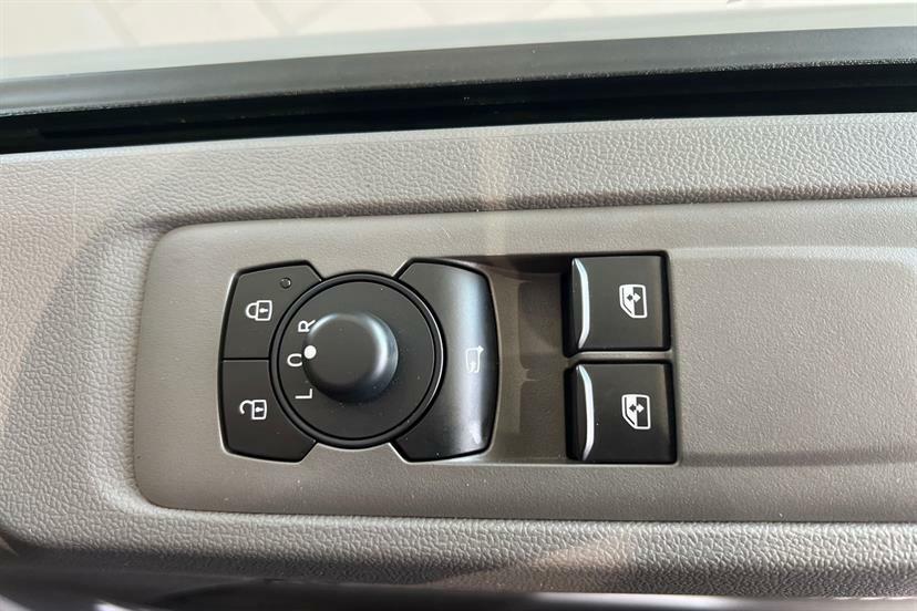 Volkswagen E-Transporter 160Kw 65Kwh 218Ps Commerce Pro Van Grey #7