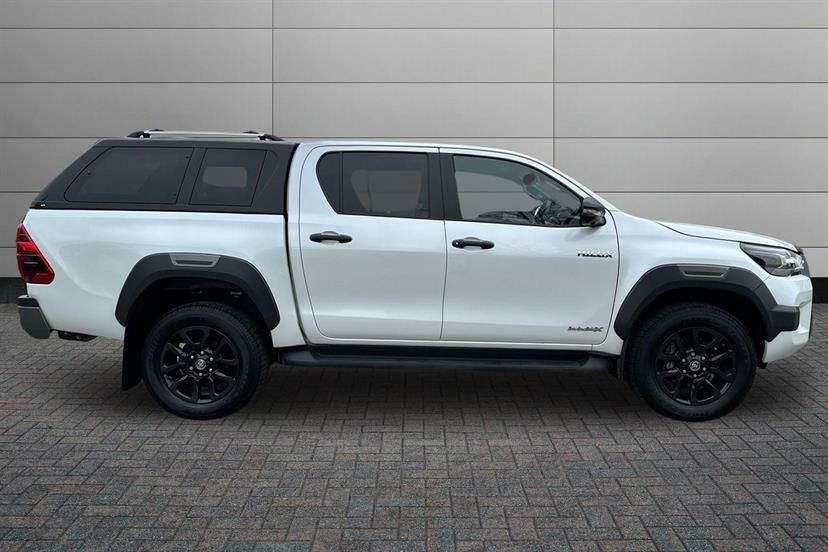 Toyota HILUX Invincible X Dcab Pick Up 2.8 D 48V White #4