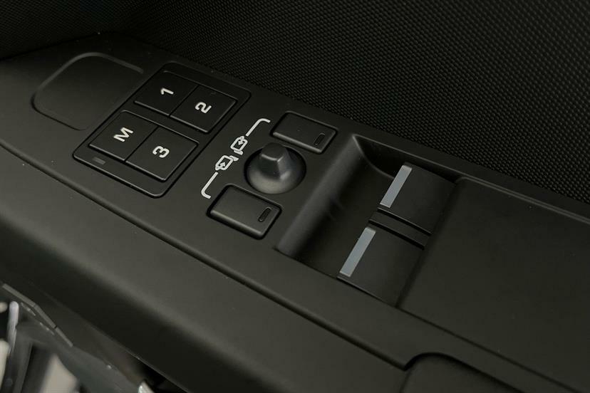 Land Rover Defender 110 X-dynamic Se Black #24