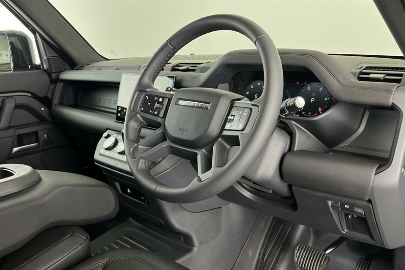 Land Rover Defender 110 X-dynamic Se Black #31