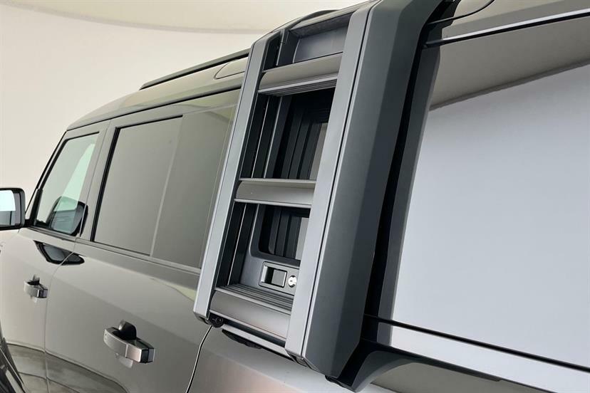 Land Rover Defender 110 X-dynamic Se Black #40