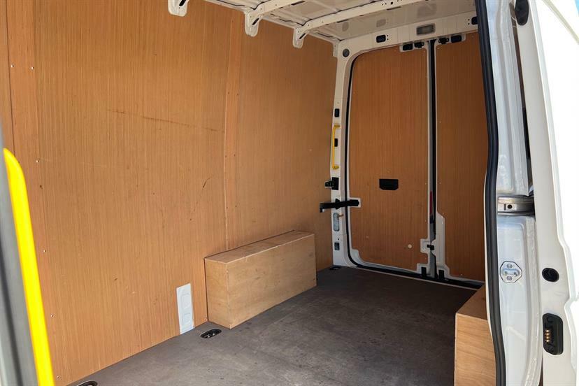 Volkswagen Crafter Cr35 Commerce Plus Lwb Euro 6 140Ps Digital Dash White #12
