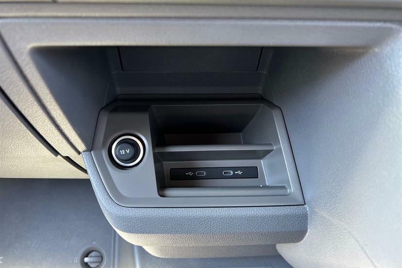 Volkswagen Crafter Cr35 Commerce Plus Lwb Euro 6 140Ps Digital Dash White #26