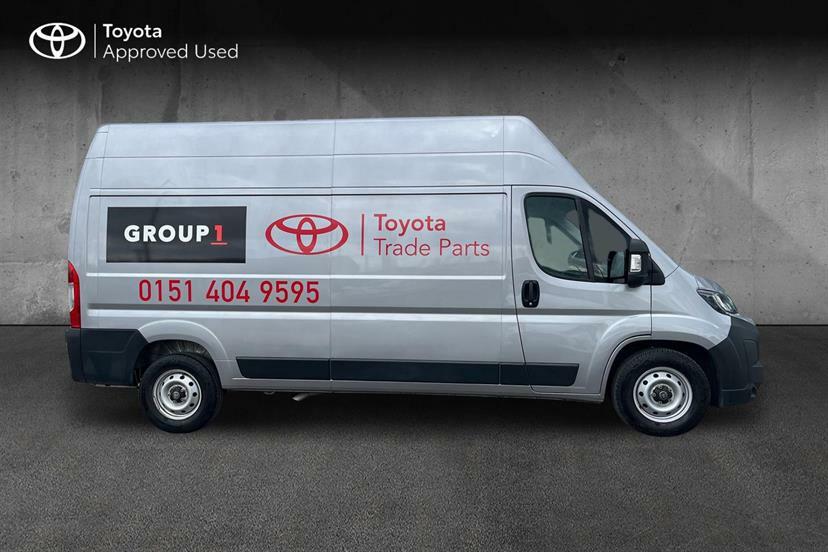 Toyota PROACE 2.2D 140 Icon H3 Van Silver #2