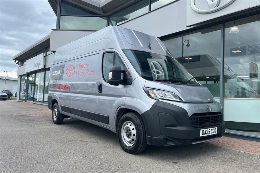Toyota PROACE 2.0D 145 Icon Van Grey #32