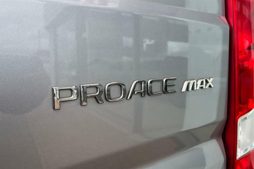 Toyota PROACE 2.0D 145 Icon Van Grey #24