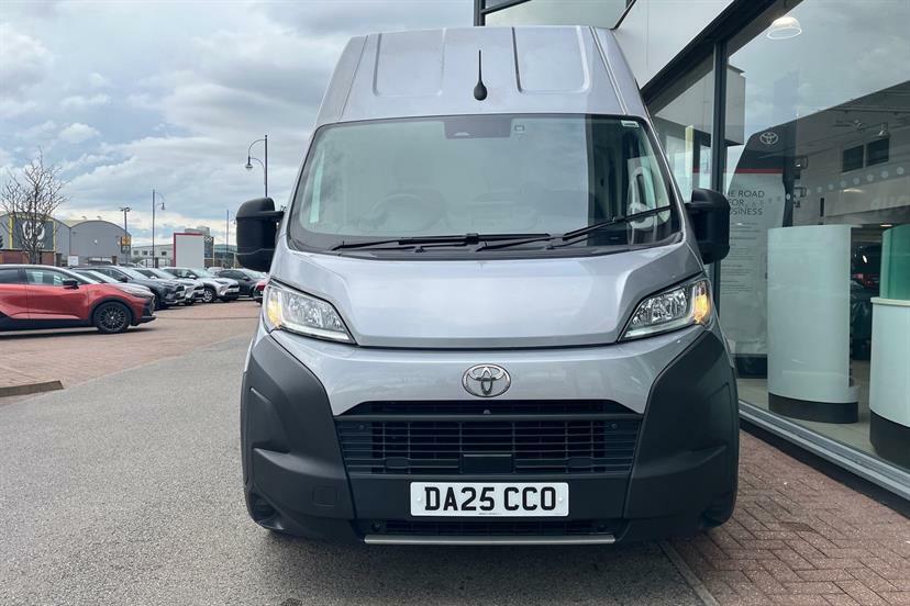 Toyota PROACE 2.0D 145 Icon Van Grey #31