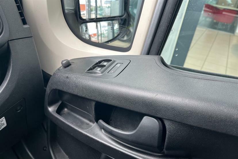 Toyota PROACE 2.0D 145 Icon Van Grey #9