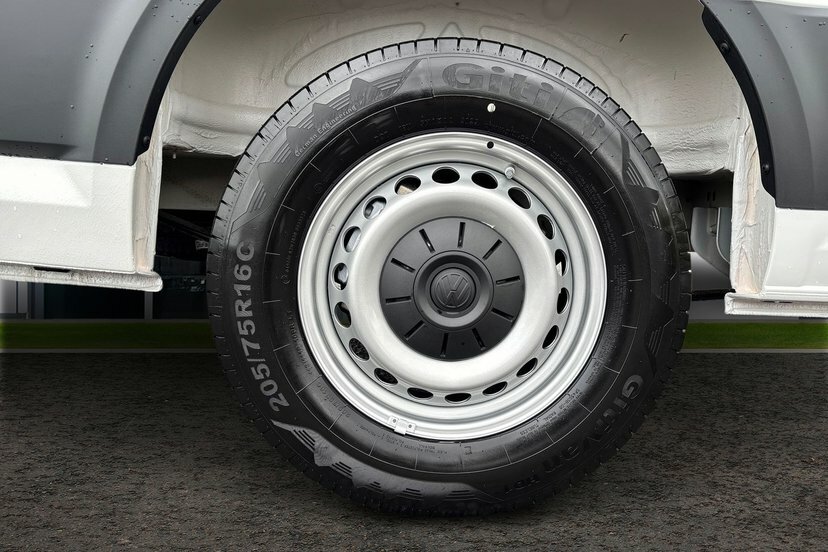 Volkswagen Crafter 2.0 Tdi Cr35 Commerce Plus Panel Van Ma MC26OCM White #5