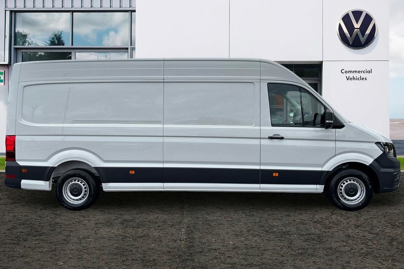 Volkswagen Crafter 2.0 Tdi Cr35 Commerce Plus Panel Van Ma MC26OCM White #4