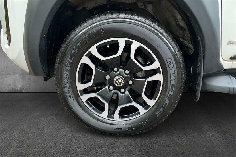 Toyota HILUX Invincible Dcab Pick Up 2.4 D-4d White #5