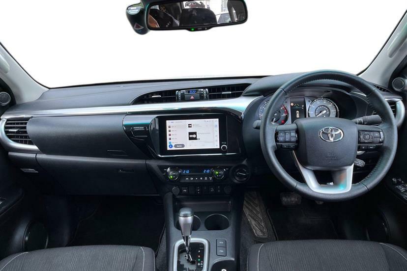Toyota HILUX Invincible Dcab Pick Up 2.4 D-4d White #6