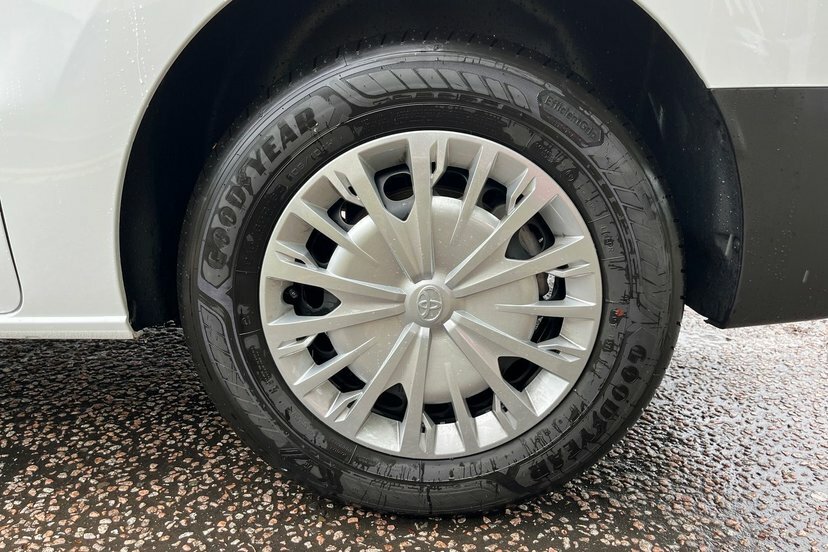Toyota PROACE Icon Long 75Kwh White #16