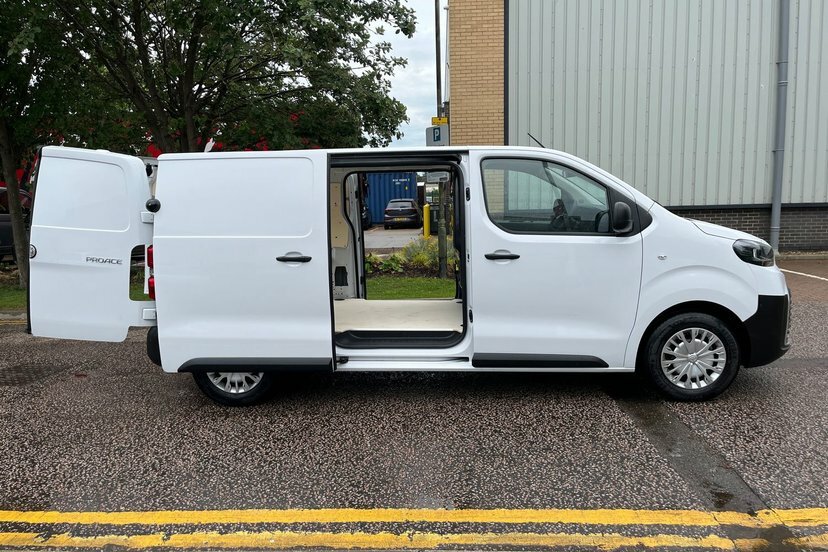 Toyota PROACE Icon Long 75Kwh White #23