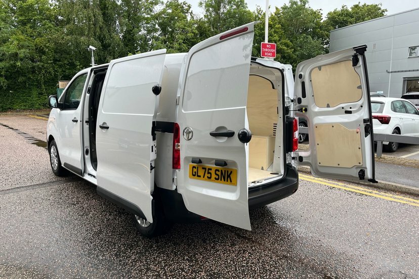 Toyota PROACE Icon Long 75Kwh White #20