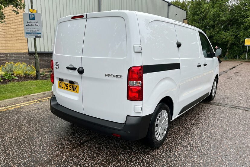 Toyota PROACE Icon Long 75Kwh White #15