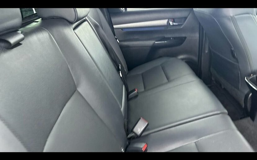 Toyota HILUX Active 4Wd D-4d White #18