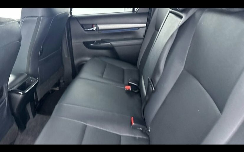 Toyota HILUX Active 4Wd D-4d White #16
