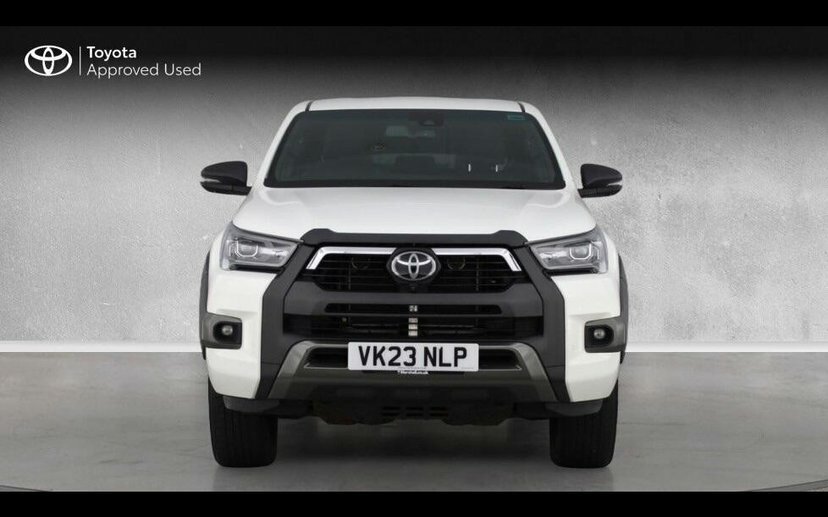 Toyota HILUX 2.8 D-4d Invincible X 4Wd  #2