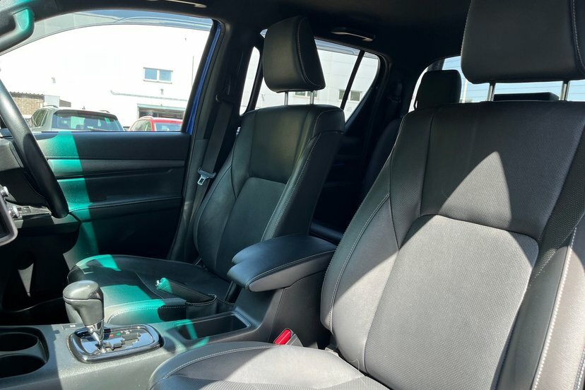 Toyota HILUX Active 4Wd D-4d Grey #17