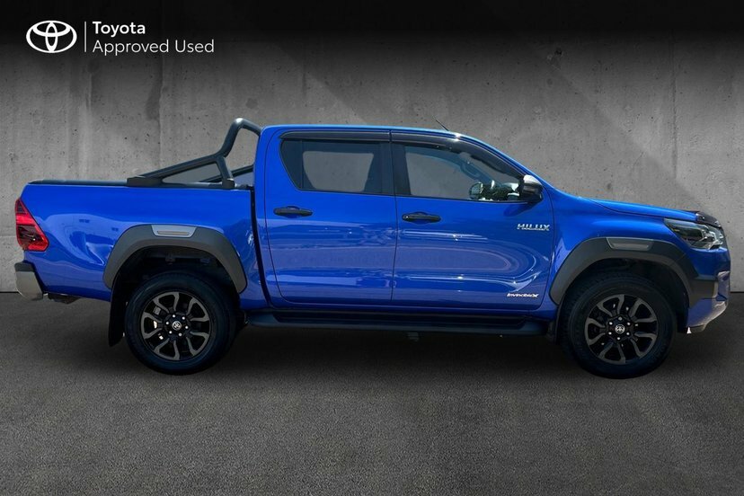 Toyota HILUX 2.8 D-4d Invincible X Pickup Double Cab Blue #4
