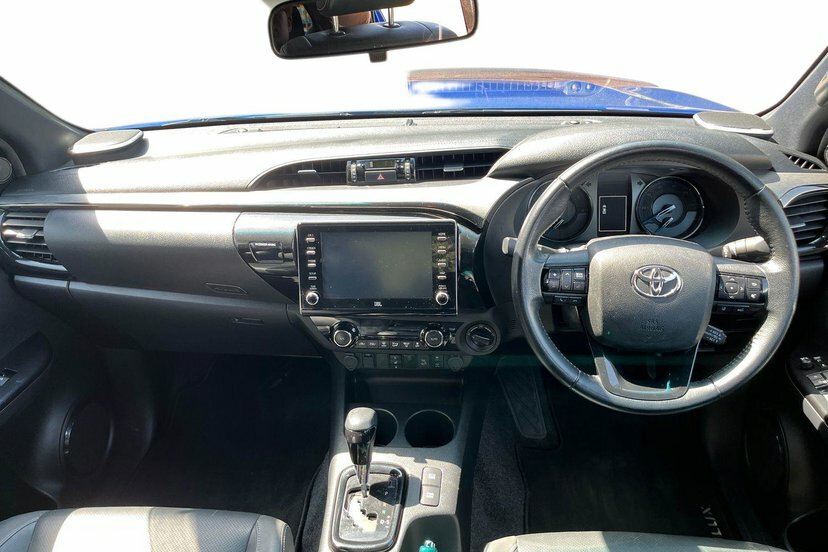 Toyota HILUX 2.8 D-4d Invincible X Pickup Double Cab Blue #6