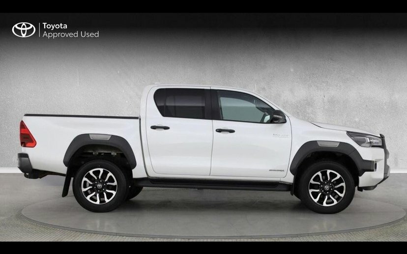 Toyota HILUX 2.8 D-4d Invincible X 4Wd  #6