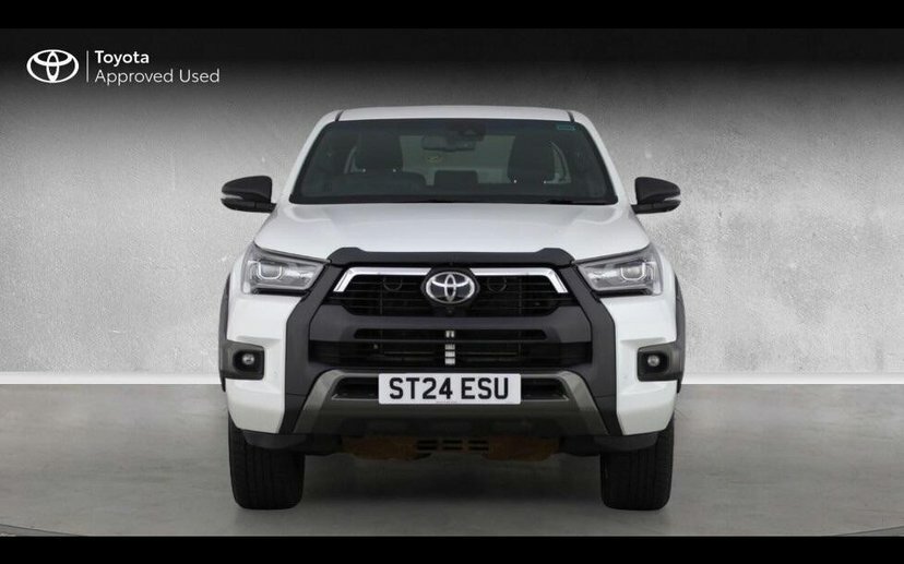 Toyota HILUX 2.8 D-4d Invincible X 4Wd  #2