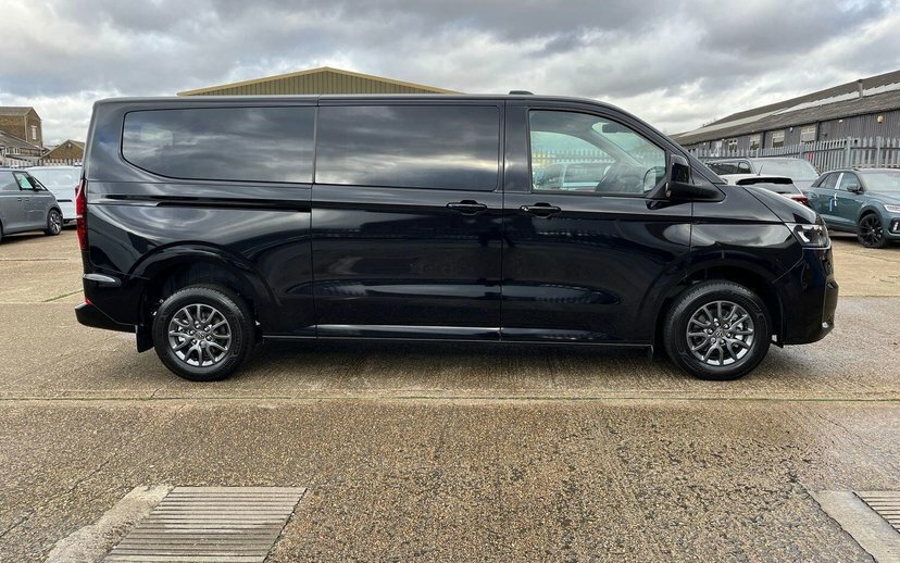 Volkswagen Transporter Shuttle 2.0 Tdi 170Ps Minibus Life Black #4