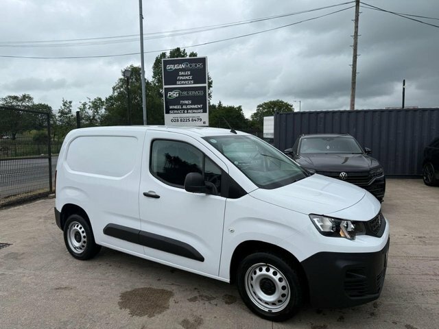 Peugeot Partner Bluehdi 1000 Professional Premium CP73PGE White #2