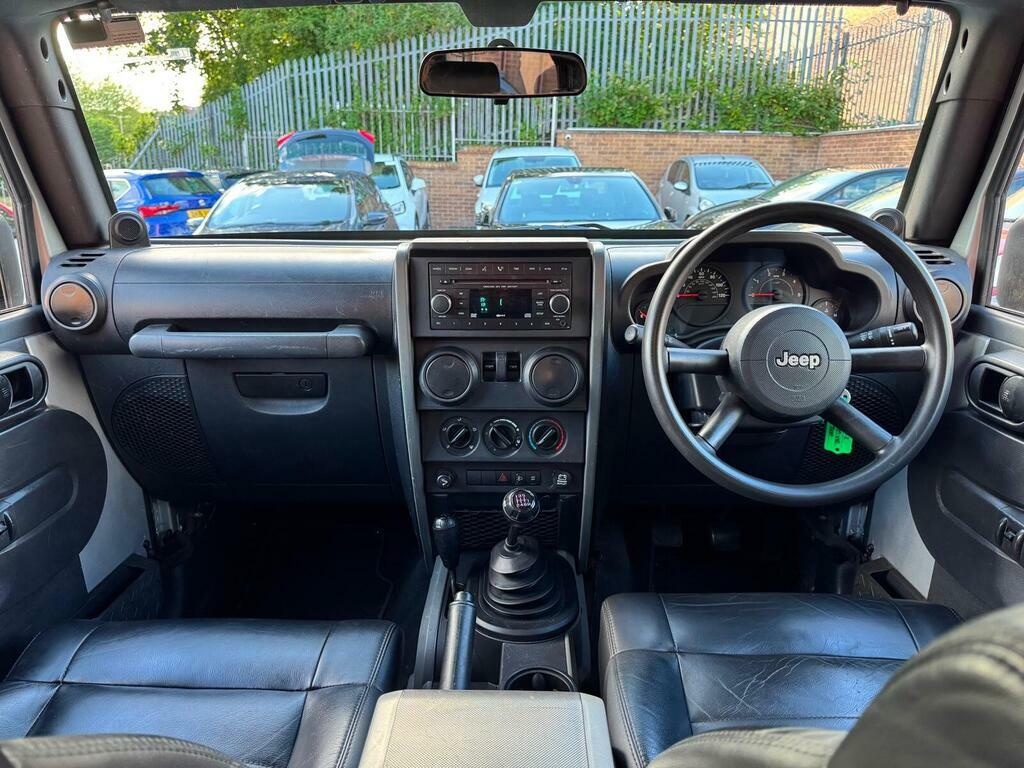 Jeep Wrangler Sahara Grey #40