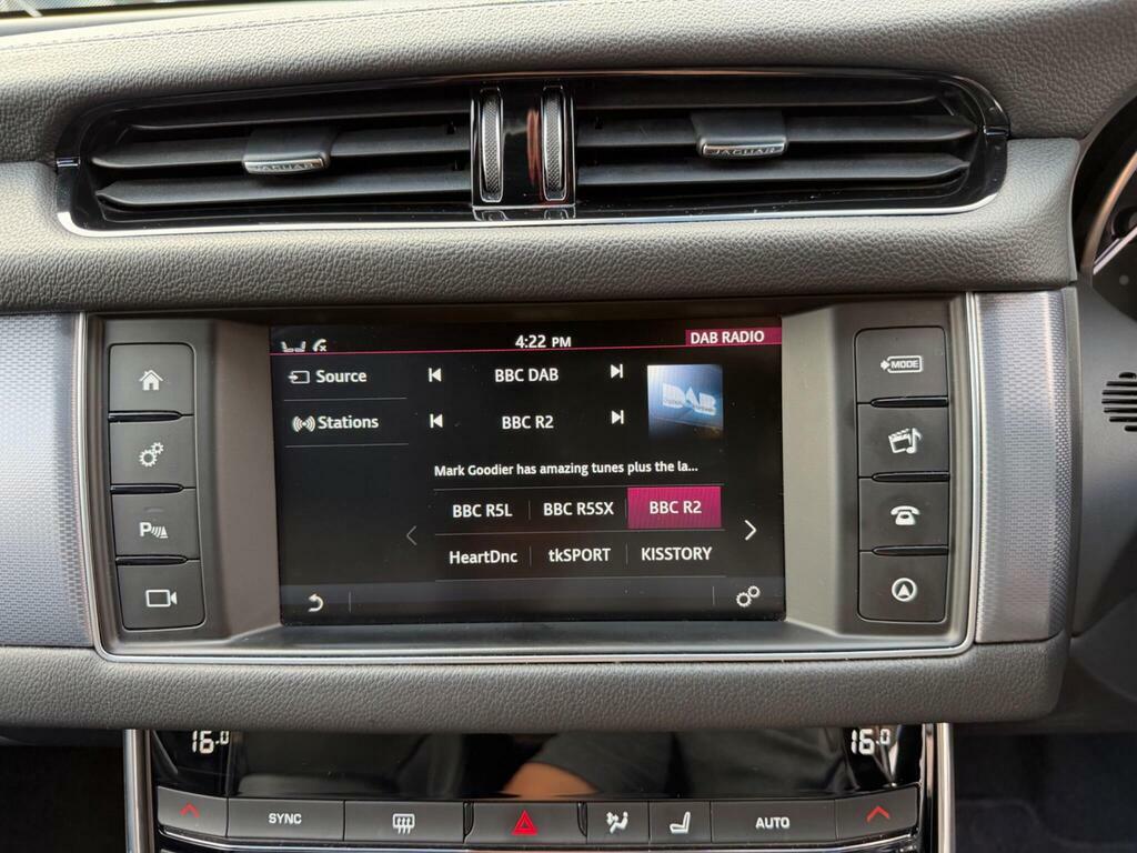Jaguar XF 2.0D Portfolio Awd Blue #40