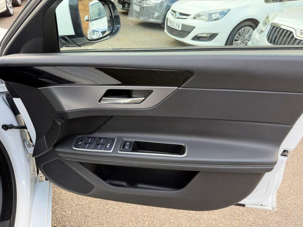 Jaguar XF 2.0D Portfolio Awd Blue #47