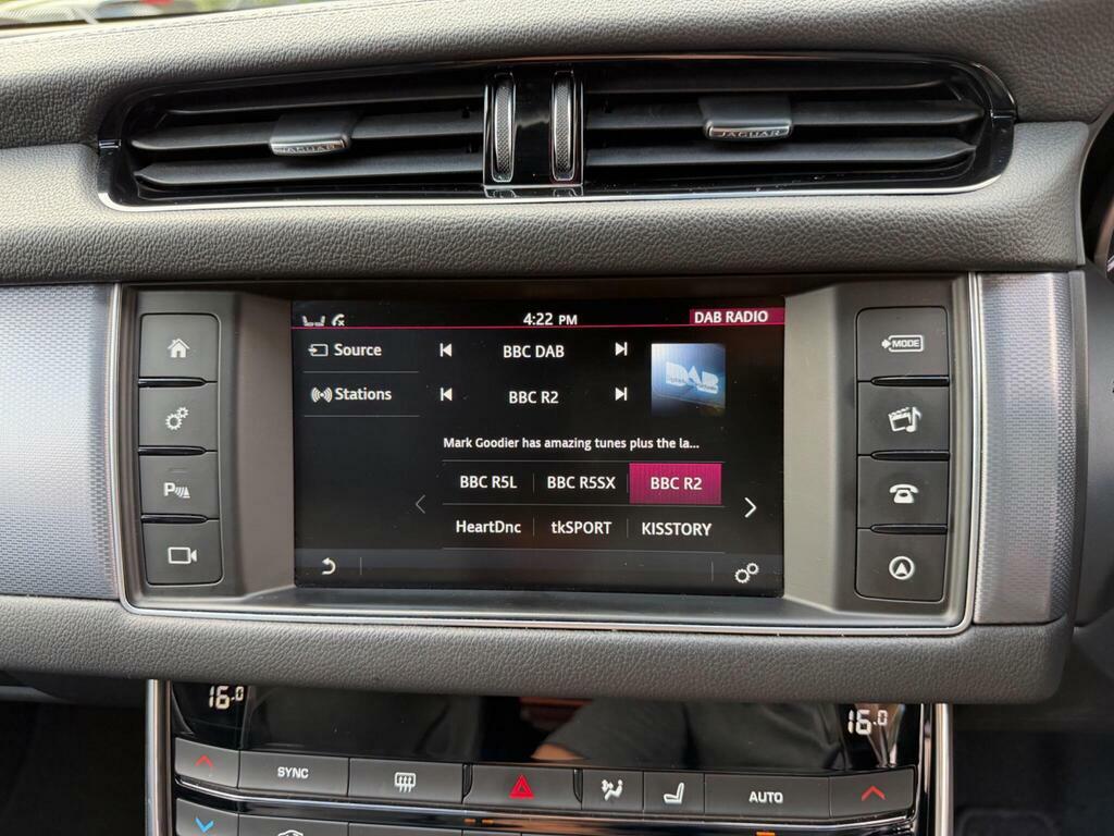 Jaguar XF 2.0D Portfolio Awd Blue #42