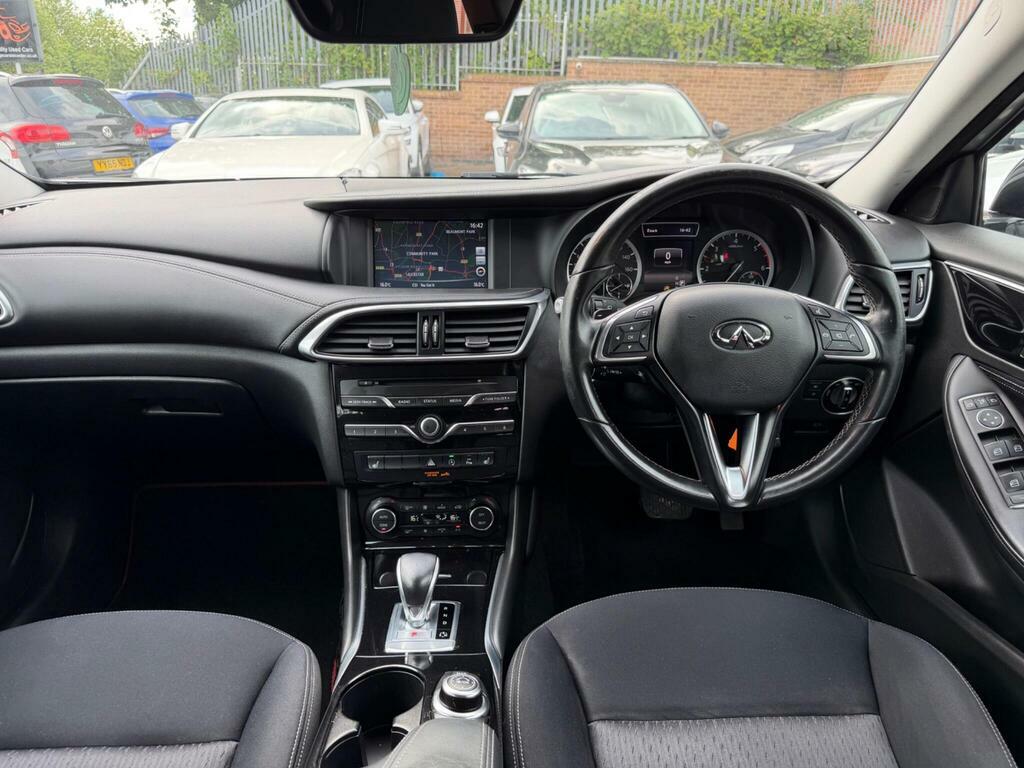 Infiniti Q30 2017 17 1.5D Grey #59