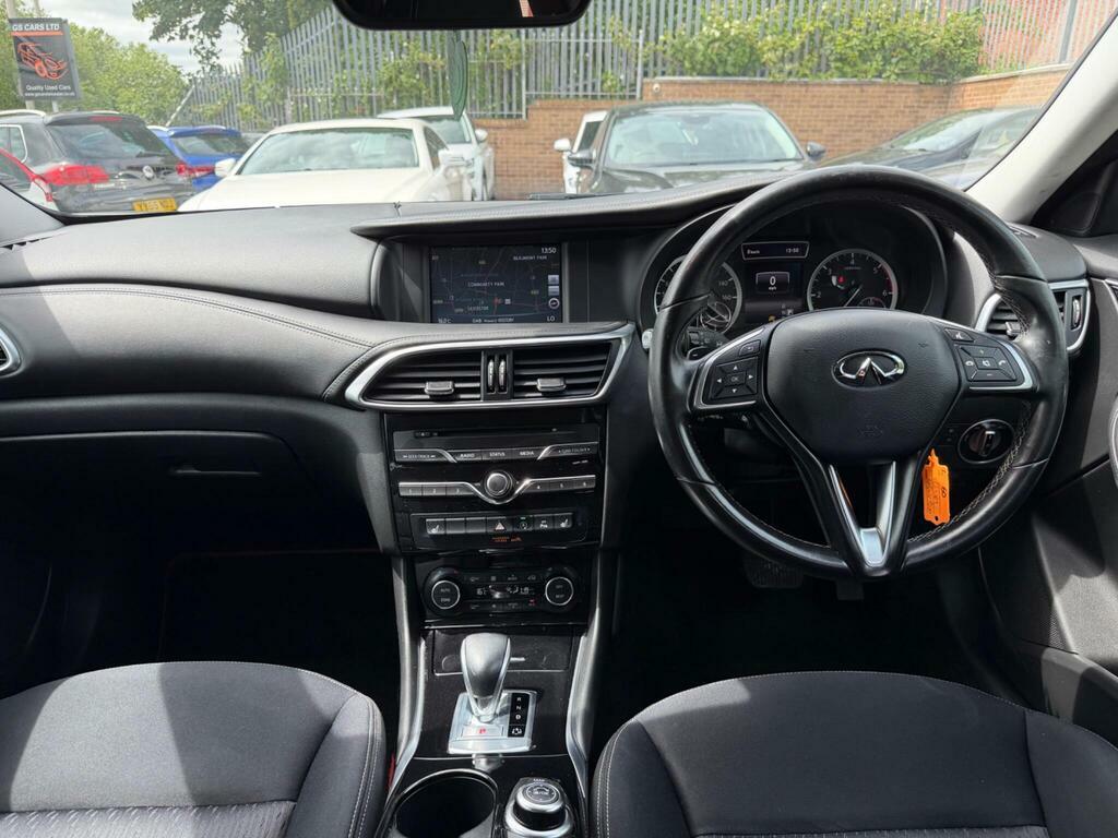 Infiniti Q30 2017 17 1.5D Grey #34