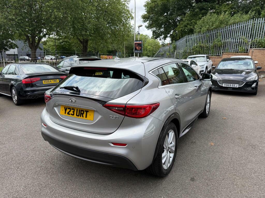 Infiniti Q30 2017 17 1.5D Grey #12