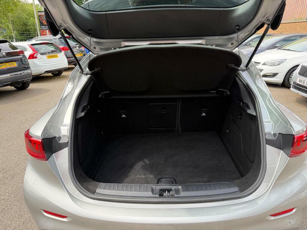 Infiniti Q30 2017 17 1.5D Grey #30