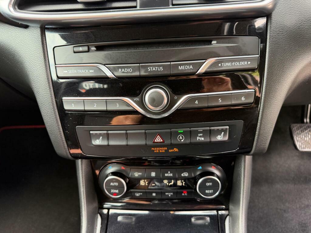 Infiniti Q30 2017 17 1.5D Grey #67