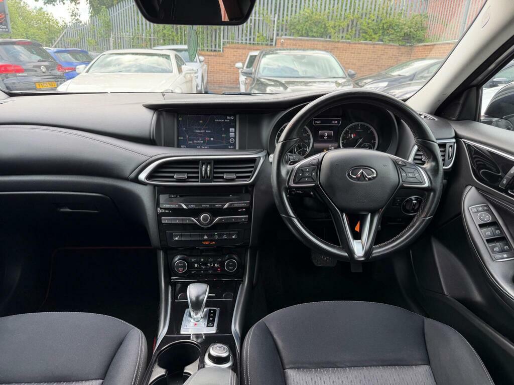 Infiniti Q30 2017 17 1.5D Grey #60