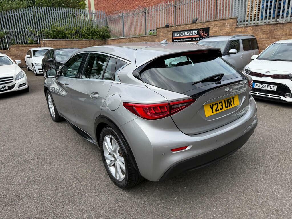Infiniti Q30 2017 17 1.5D Grey #14