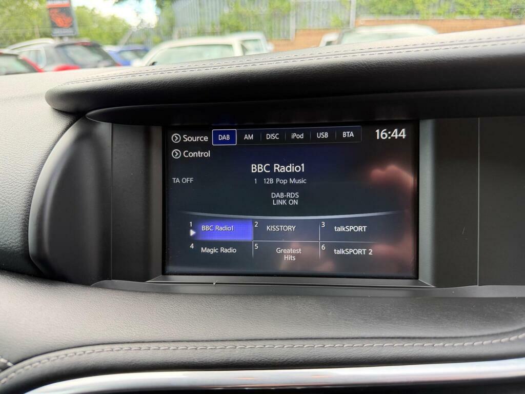 Infiniti Q30 2017 17 1.5D Grey #71
